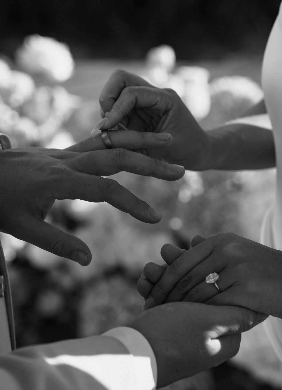 documentary-style-wedding-photographer-intimate-celebration5