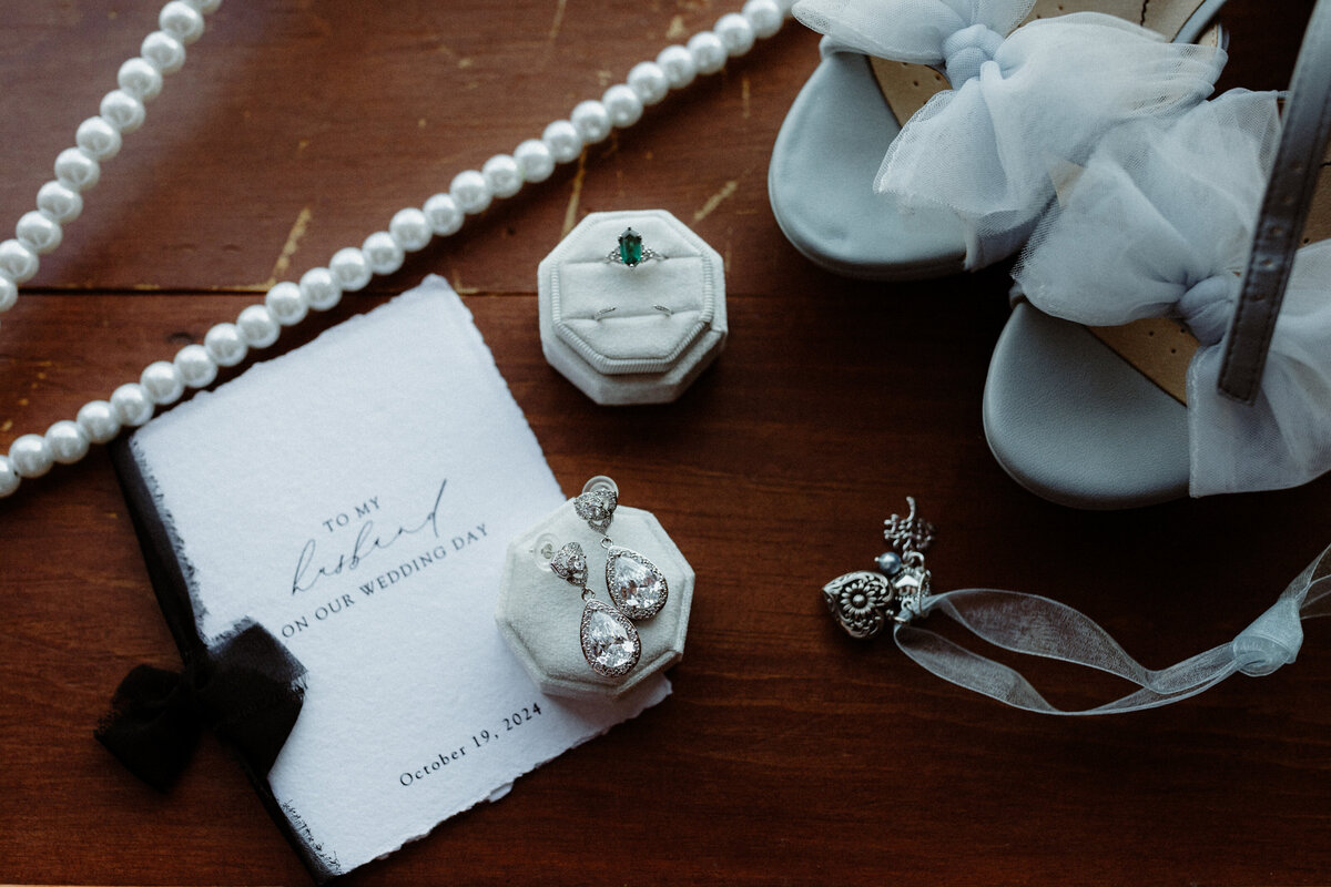 documentary-wedding-photographer-fall-wedding-at-tranquility-acres-55