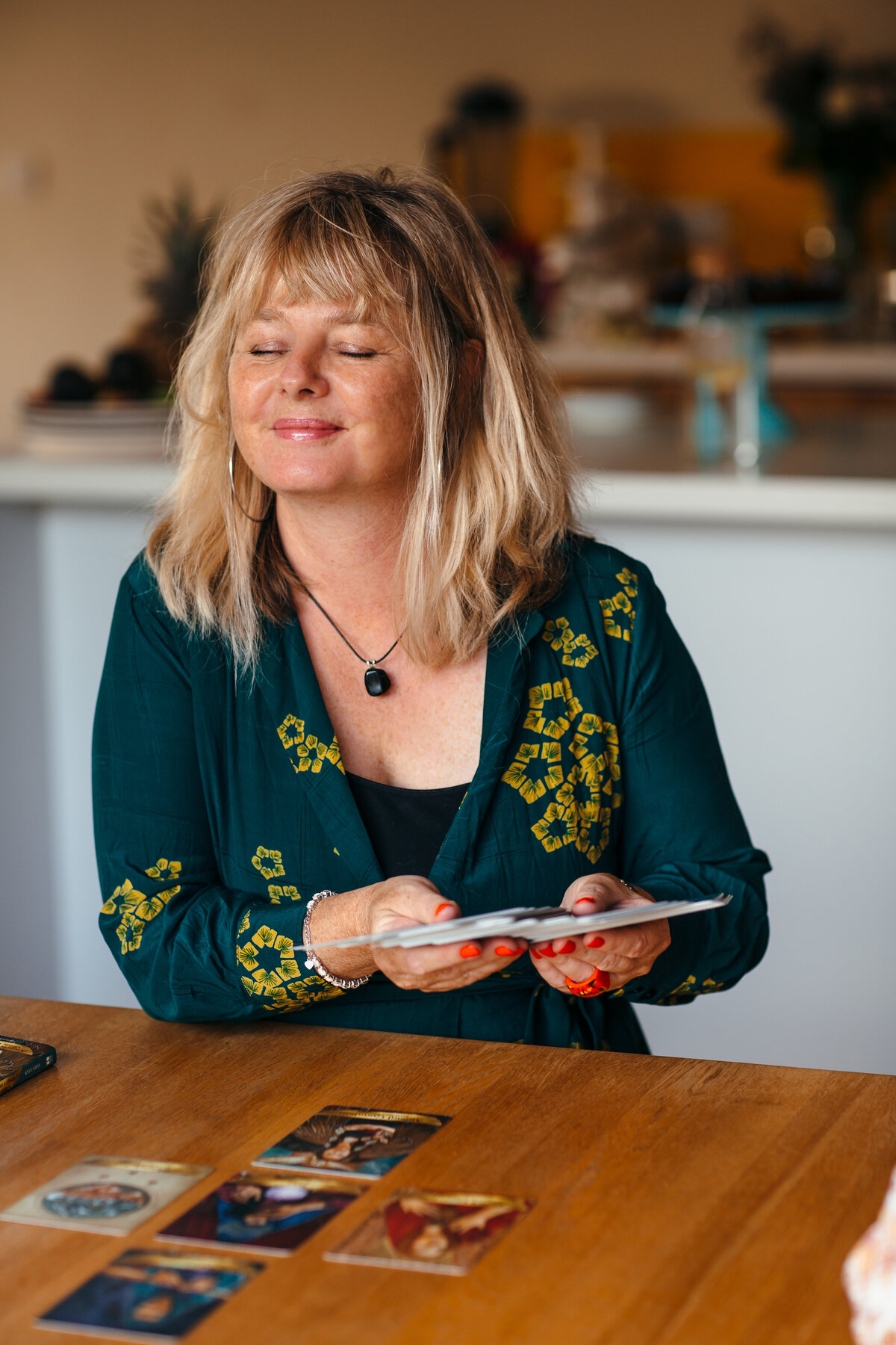 Orcale card reading portrait in Devon home