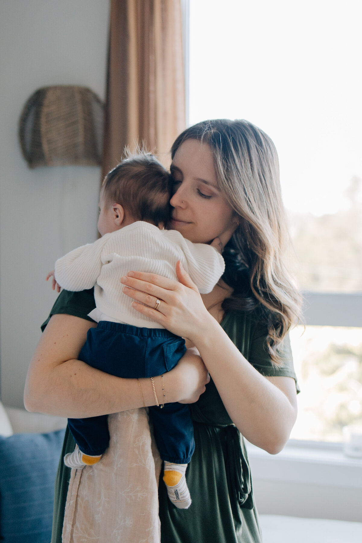 Victoria - British Columbia - At Home Family Session - Gaby Potter Photography -Lifestyle Family Photographer-11