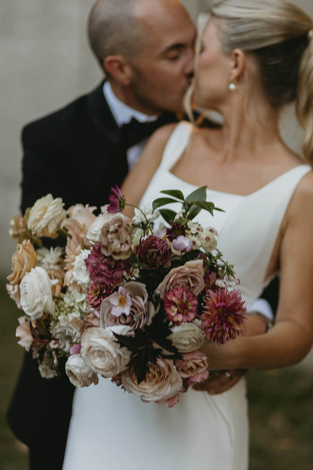 glen-manor-house-summer-wedding-florals-67