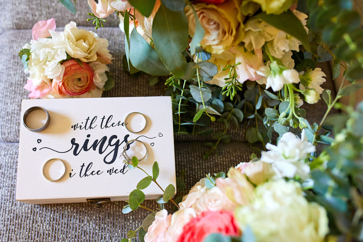 myrtle-beach-wedding-engagement-rings-flowers