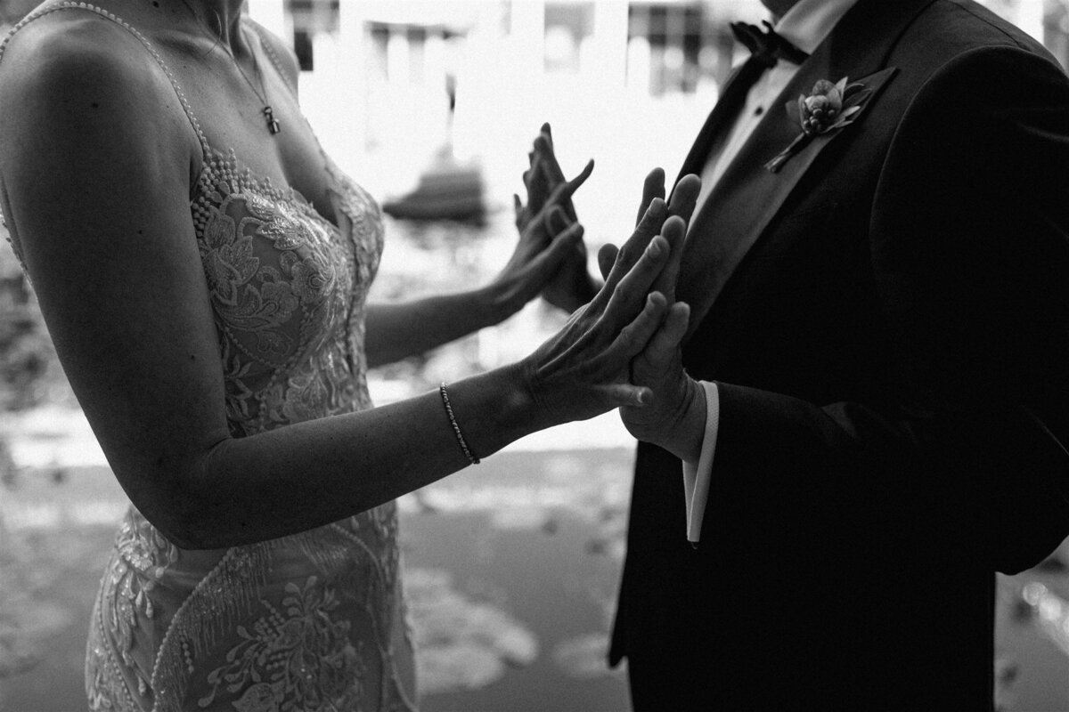 skirball-cultural-center-wedding-A_2bJ-first-look-Diana-Lake-Photography38