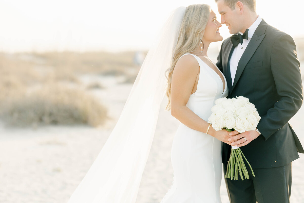 Modern Wedding Flowers at The Westin Hilton Head Island resort, Hilton Head Island, SC | Wedding and Event Florist | Madison Photography | Coastal Floral & Events