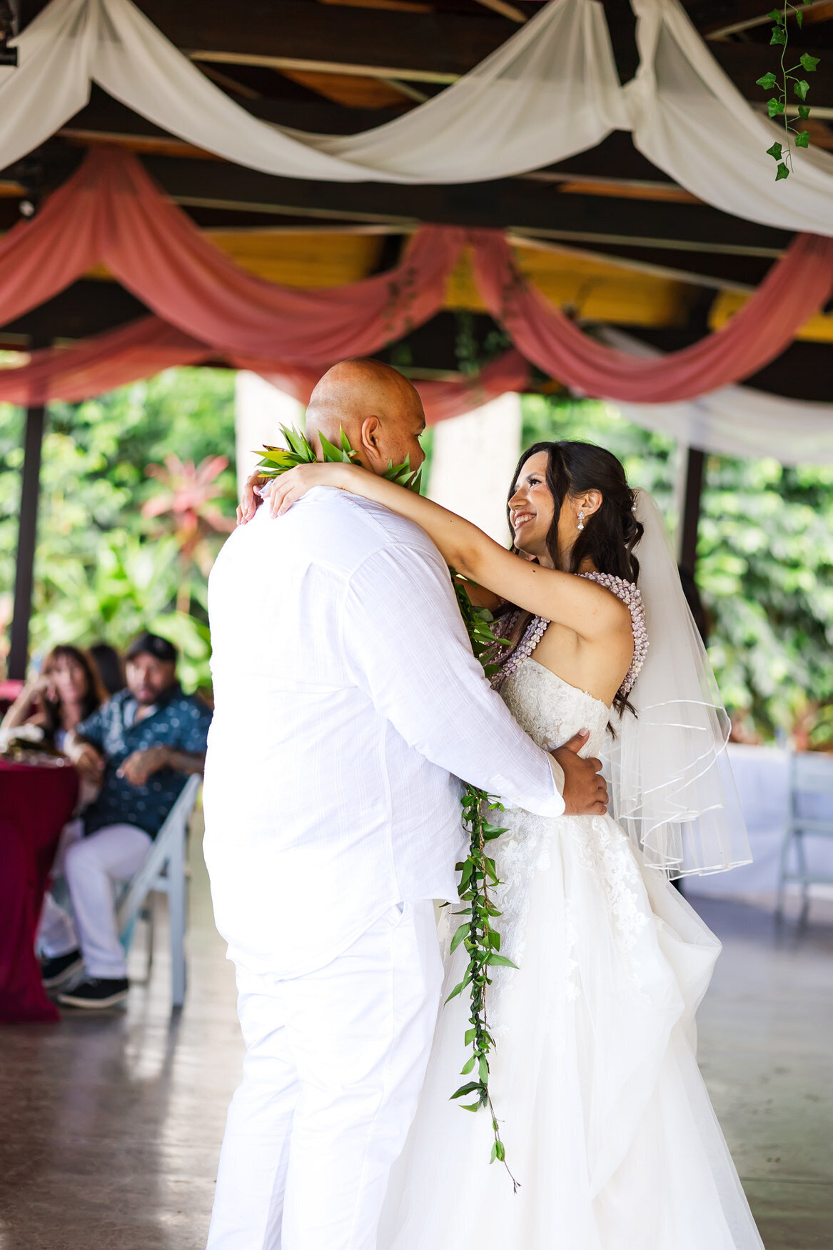 Hawaiian-wedding-photographers