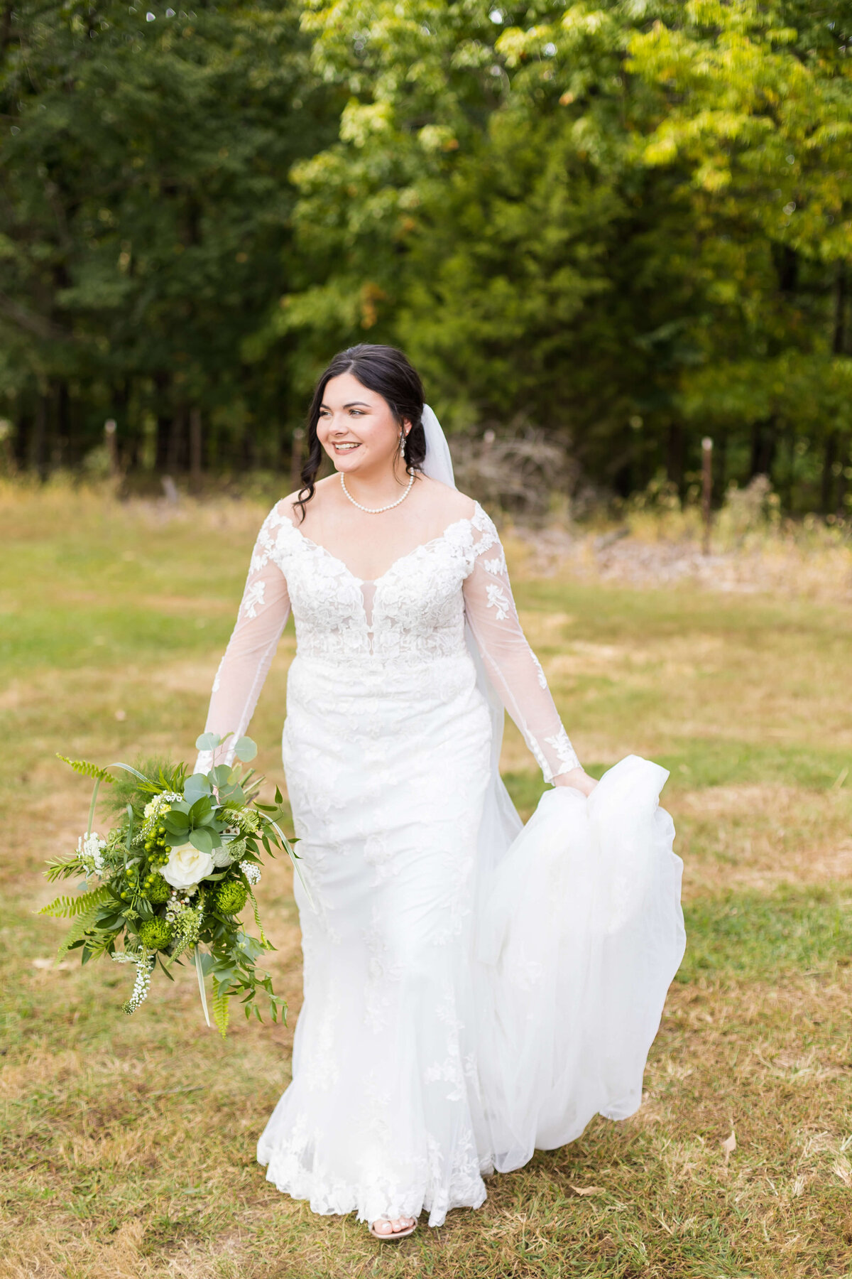 Bridal portrait in the grounds of Mahr Park, Tennessee