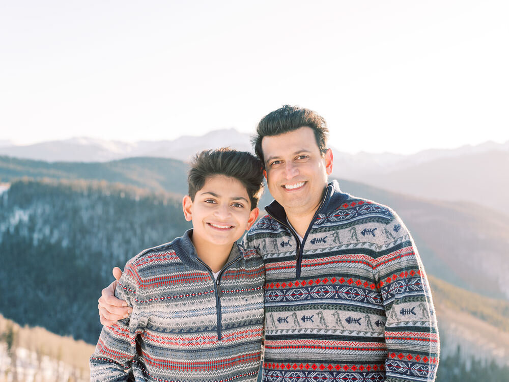 Colorado-Family-Photography-Vail-Colorado-Christmas-Winter-Mountaintop21