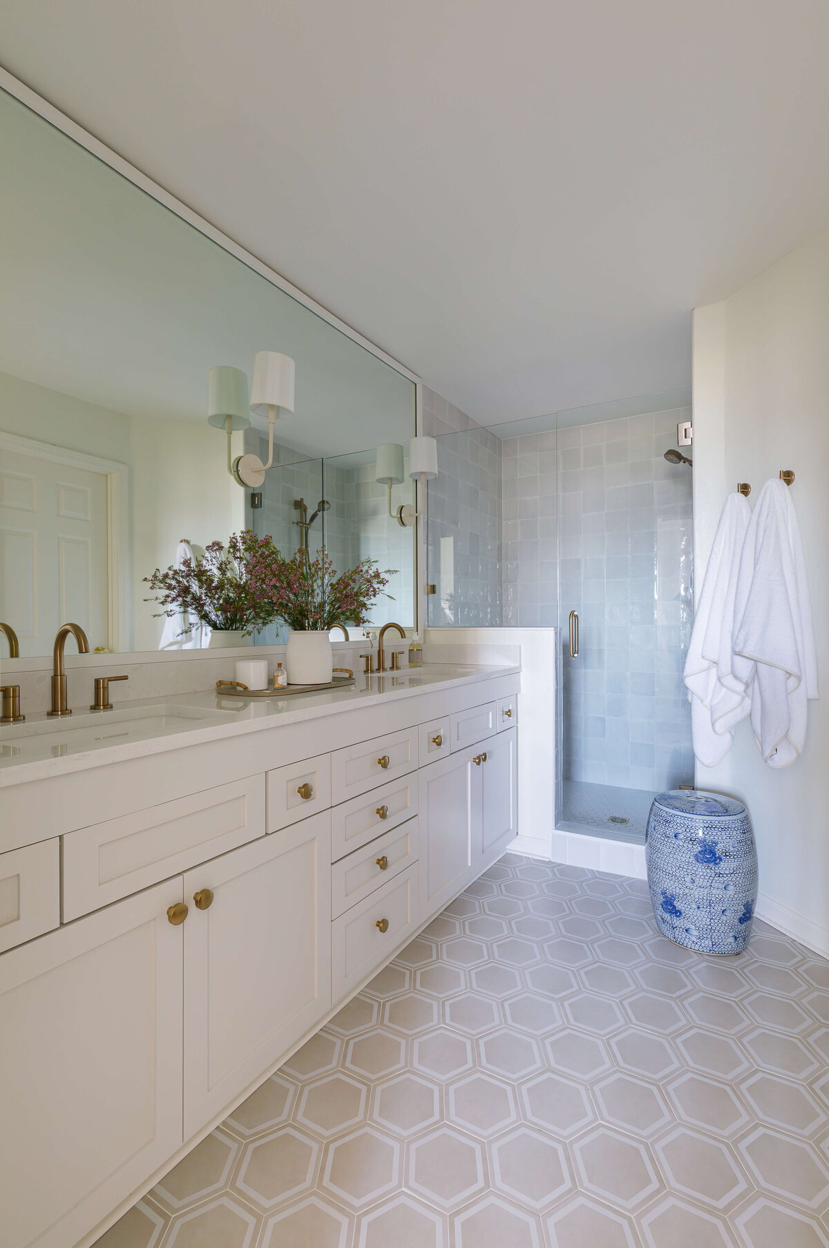 North End Amelia Island Primary Bathroom  Lola Interiors