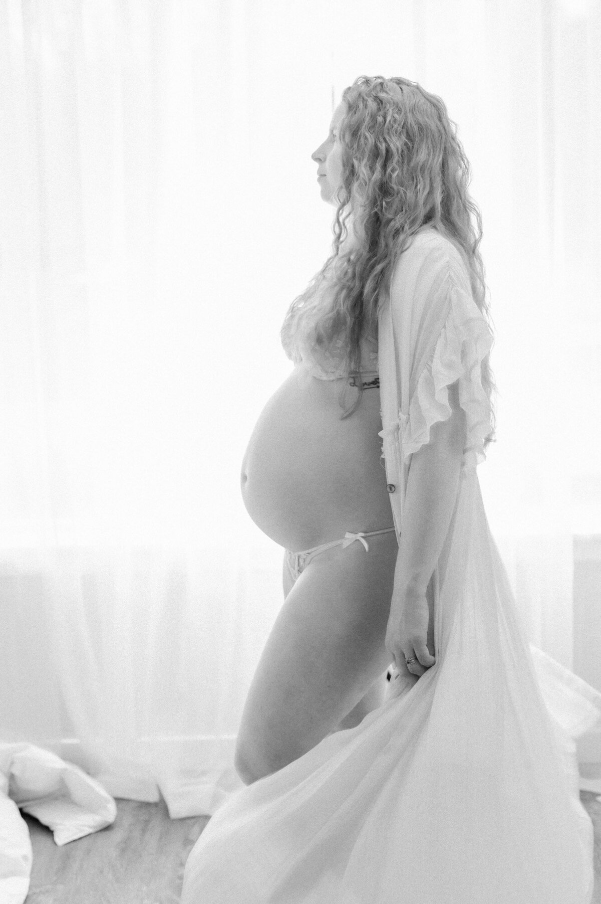 intimate-maternity-boudoir-session-98