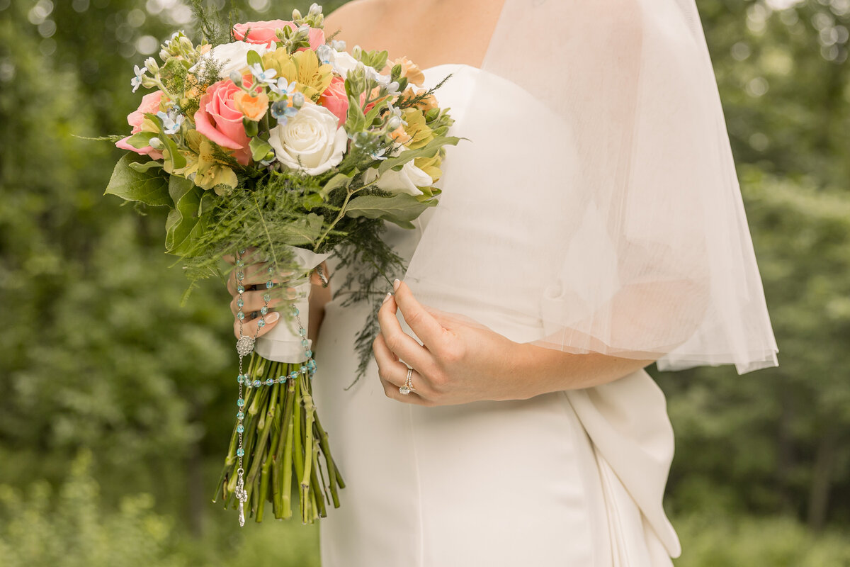 Bride and groom wedding photo in Central Minnesota