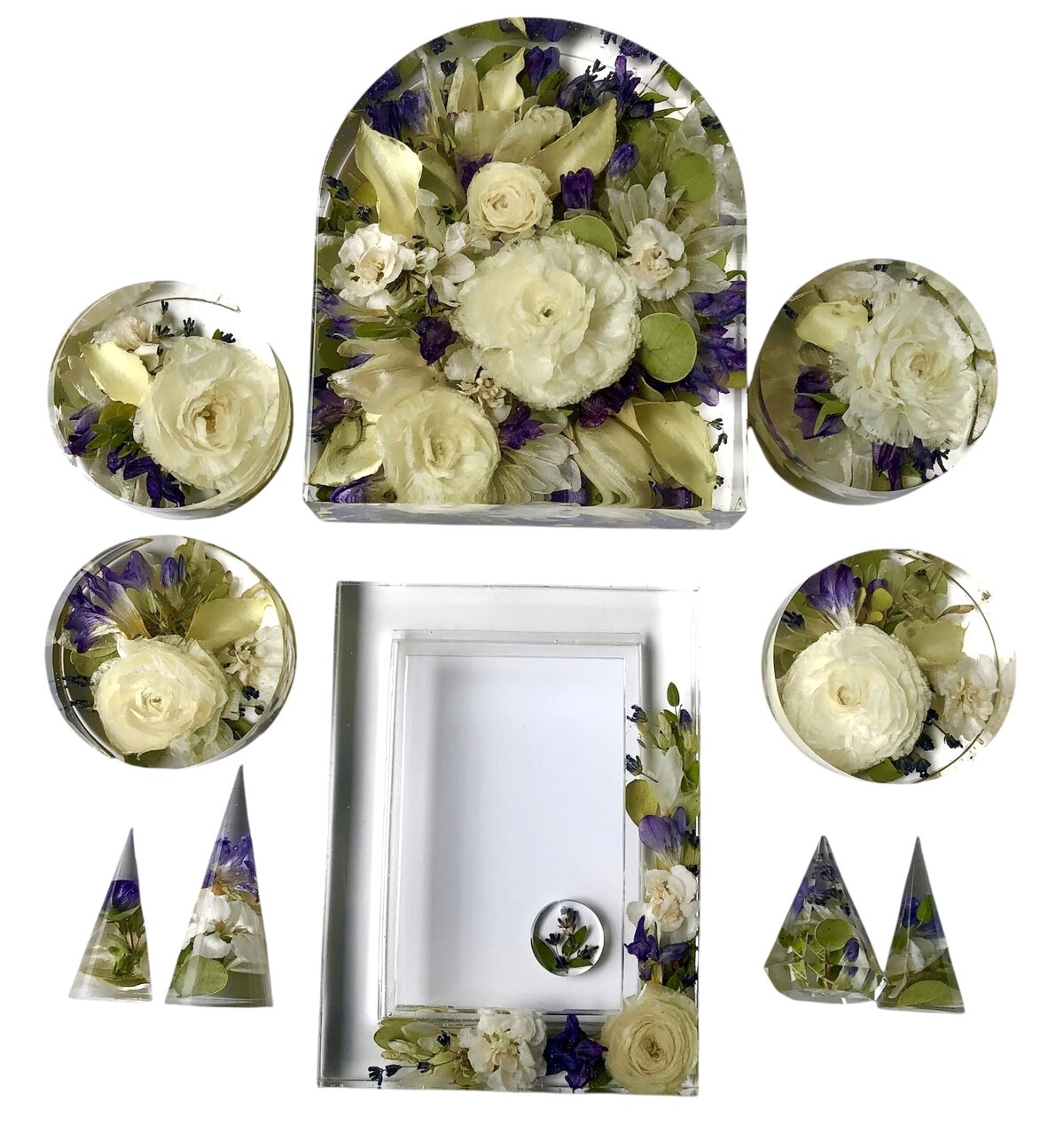 resin wedding bouquet flower preservation in an arch frame ring holders and circles