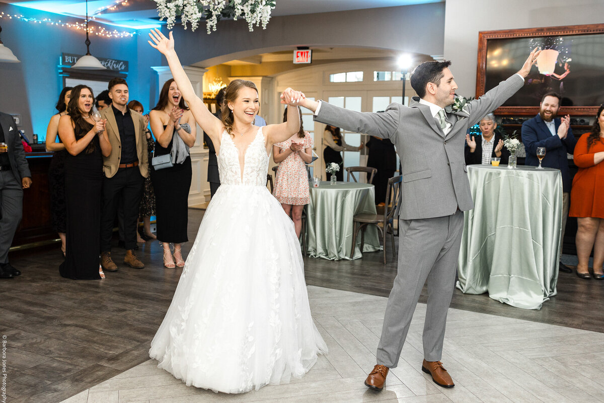 the-ospreys-at-belmont-bay-wedding-first-look-361