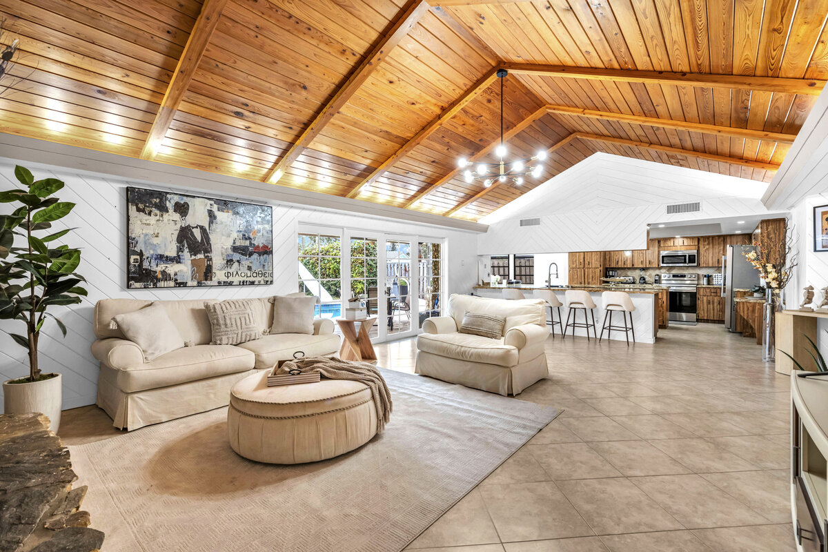 Living Room (2)