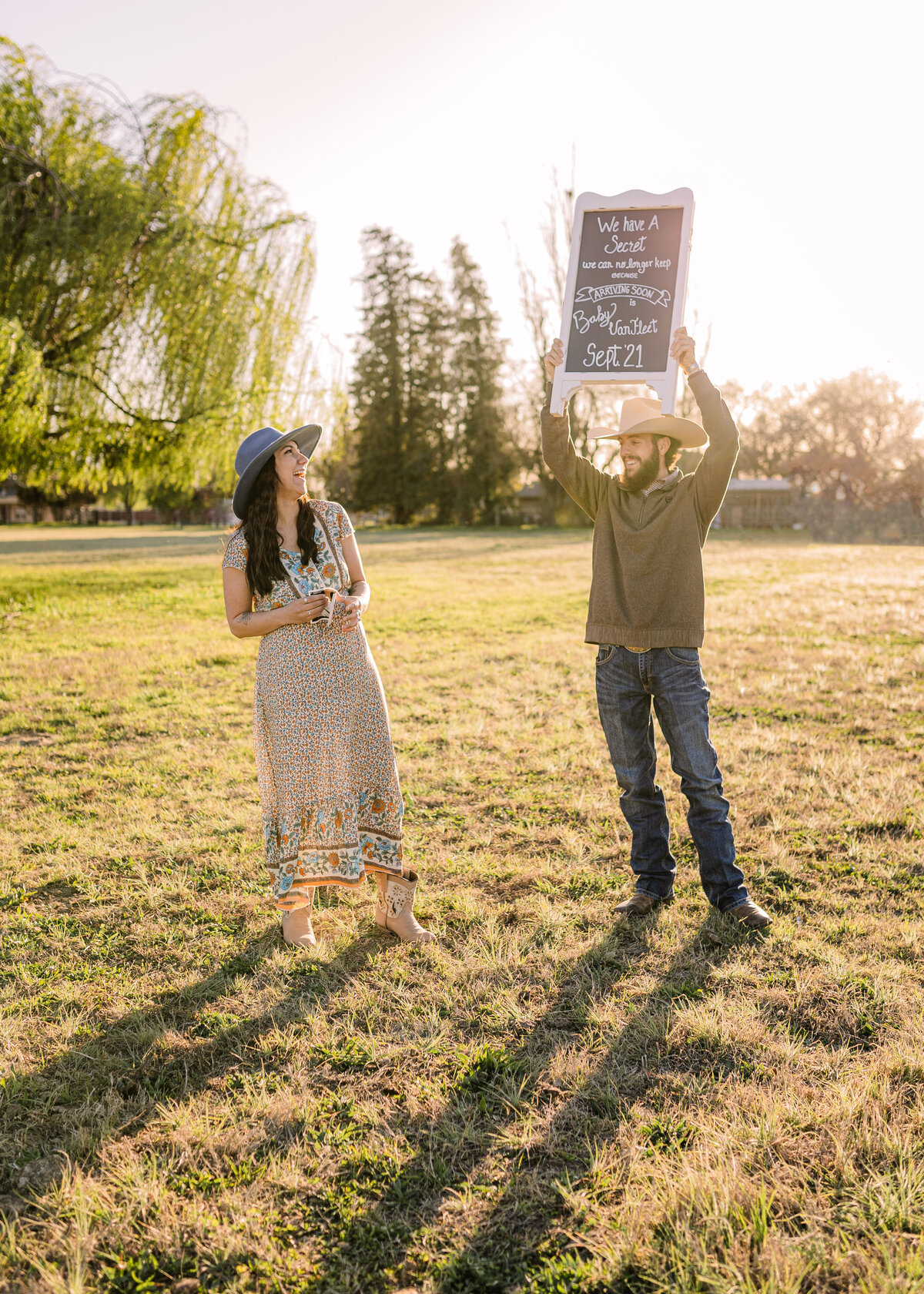 Family-Pregancy-Announcement-Turlock-California