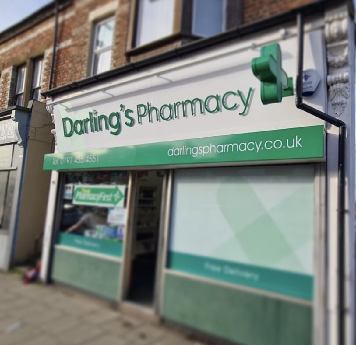 ellis-signs-darlings-pharmacy-external-signage