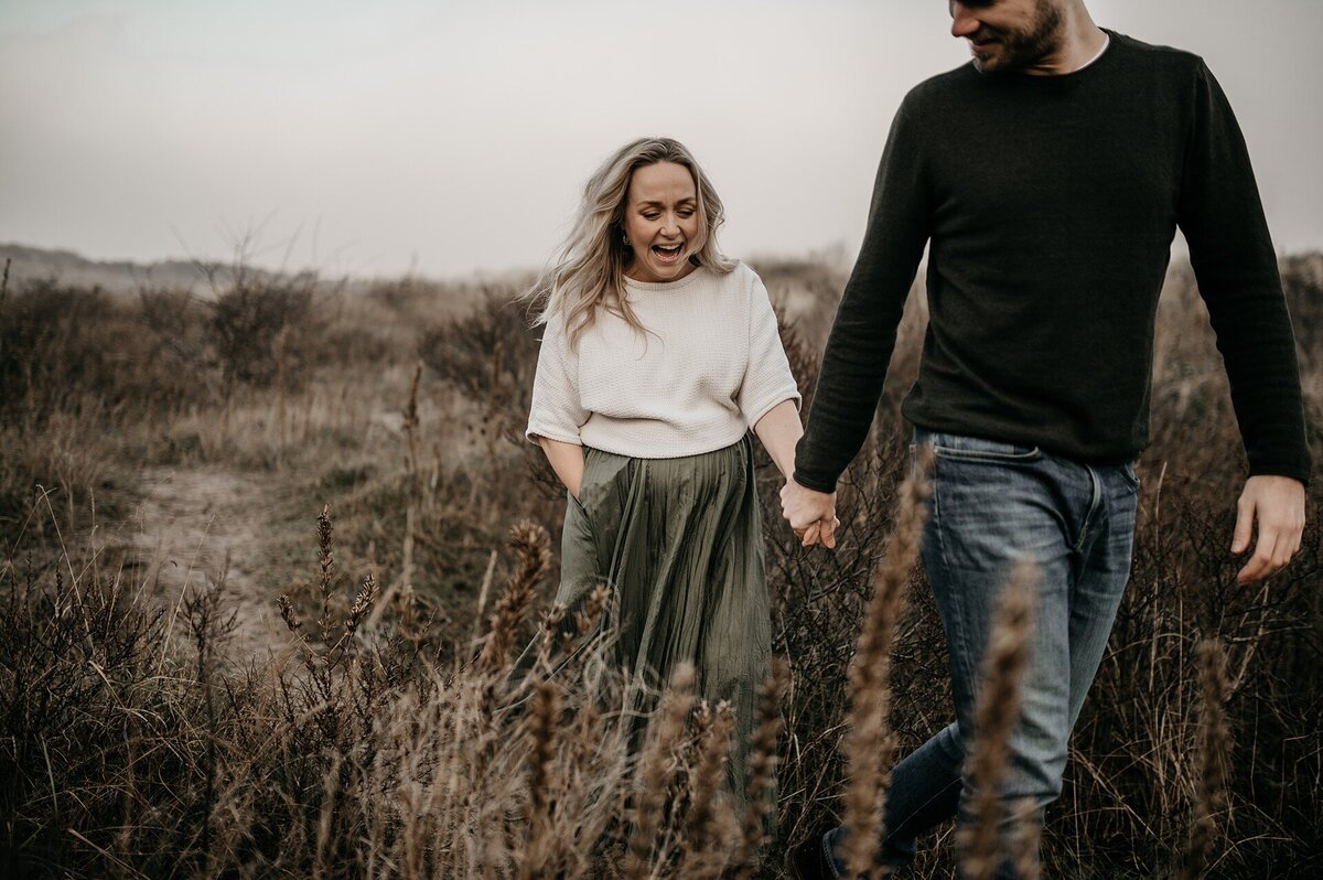 1-LouiseBoonstoppelFotografie_zwangerschapshoot_den_haag_duinen