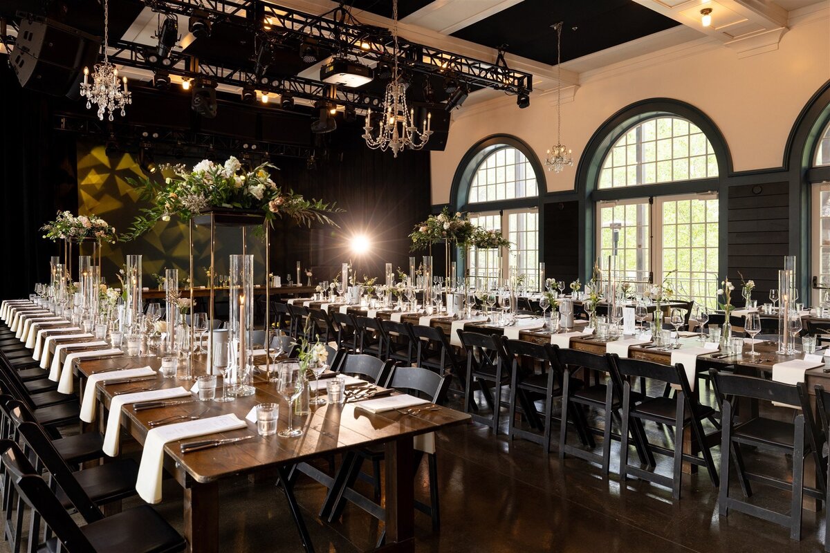 van-halen-events-denver-wedding-table-set-up