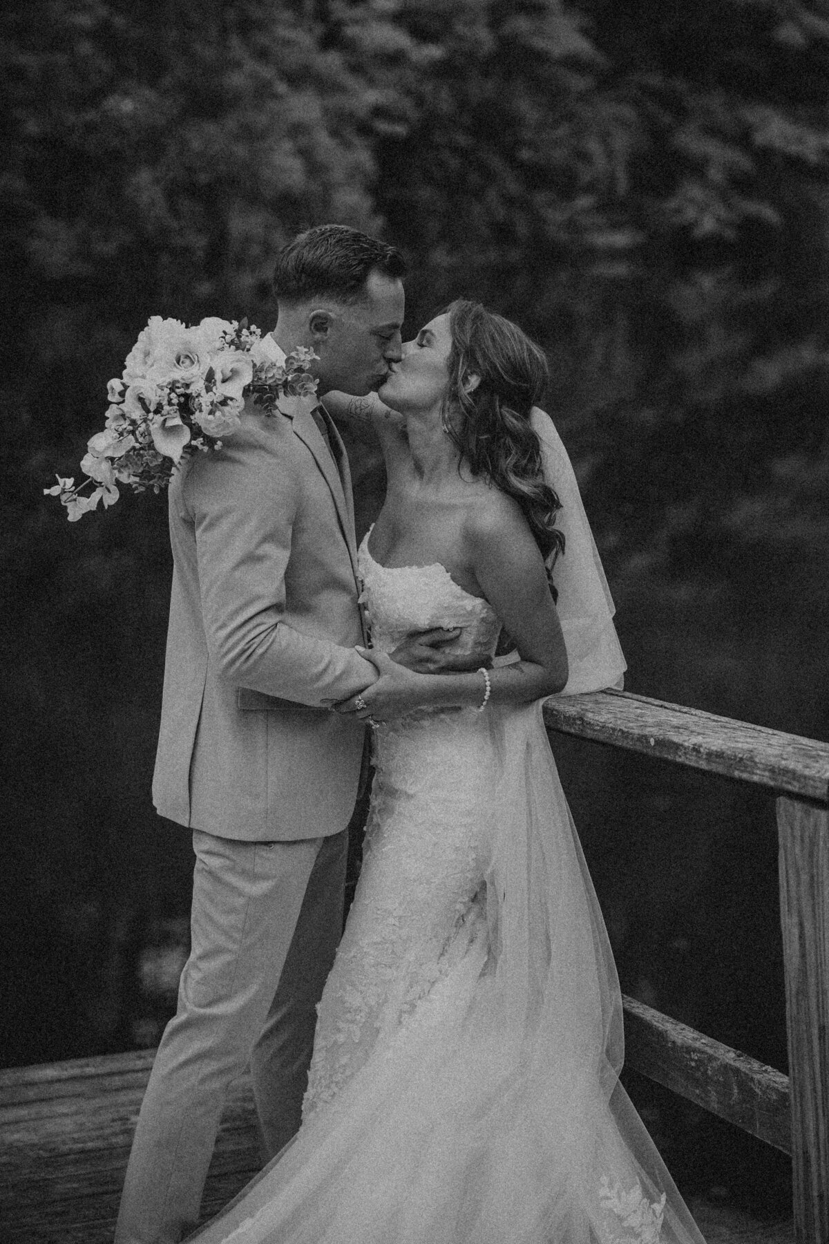 tomlinson-wedding-bride-groom-13