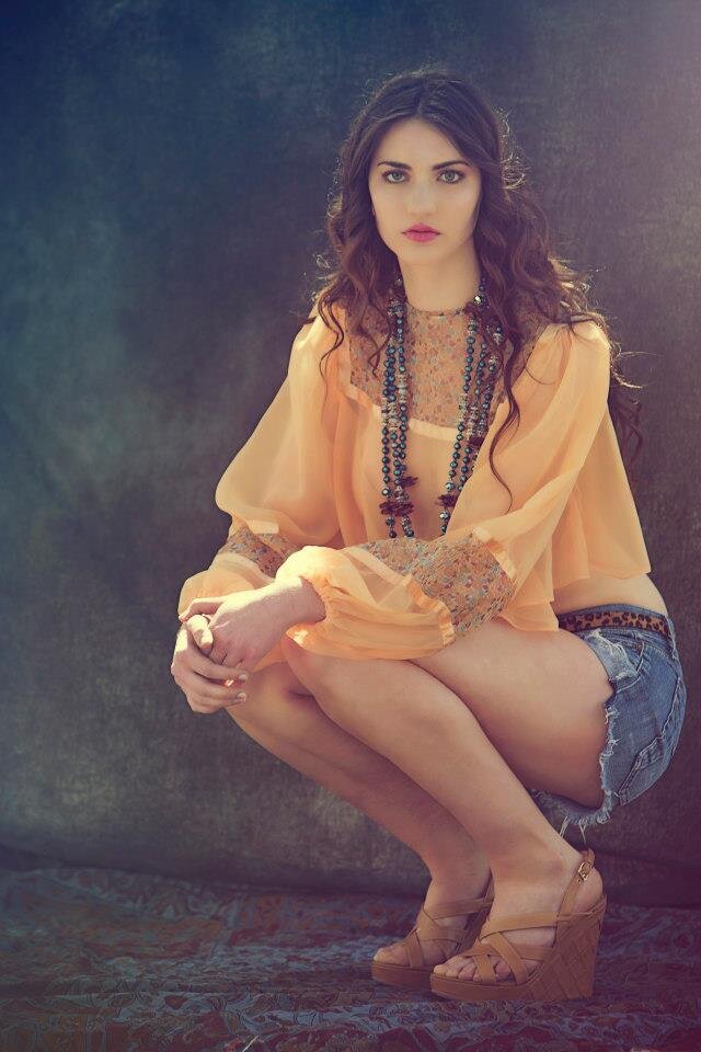 Model-portfolio-styling-denim-shorts