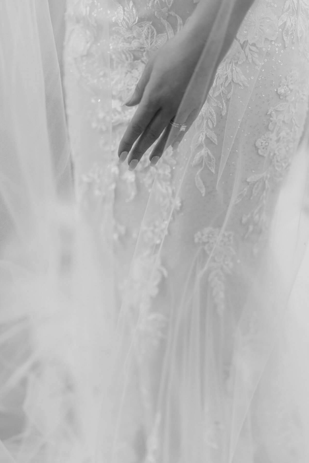 BRIDE  GROOM PORTRAITS-107