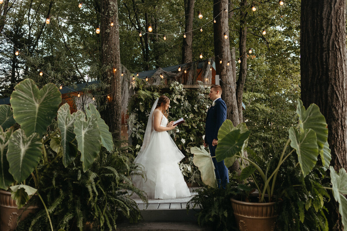 promise-ridge-elopement-wedding-stroudsburg-pa-wedding-photographer-pa-cara-marie-photography-co-ceremony-111