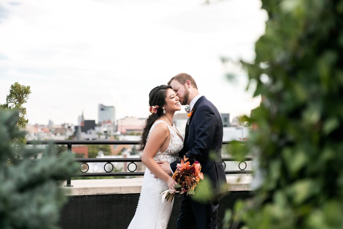 emma-cleary-new-york-nyc-wedding-photographer-videographer-venue-the-box-house-hotel-8