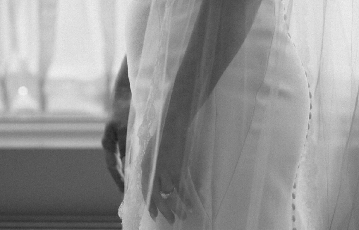 12024KateIlyaTheLanghamBostonWeddingPhotosWeddingPhotosBostonSymulaMediaGroupBostonMassachusettsWeddingPhotographerNewEnglandWeddingPhotographyBostonWeddingPhotographerTrueToColorEditorialCinematic_-2