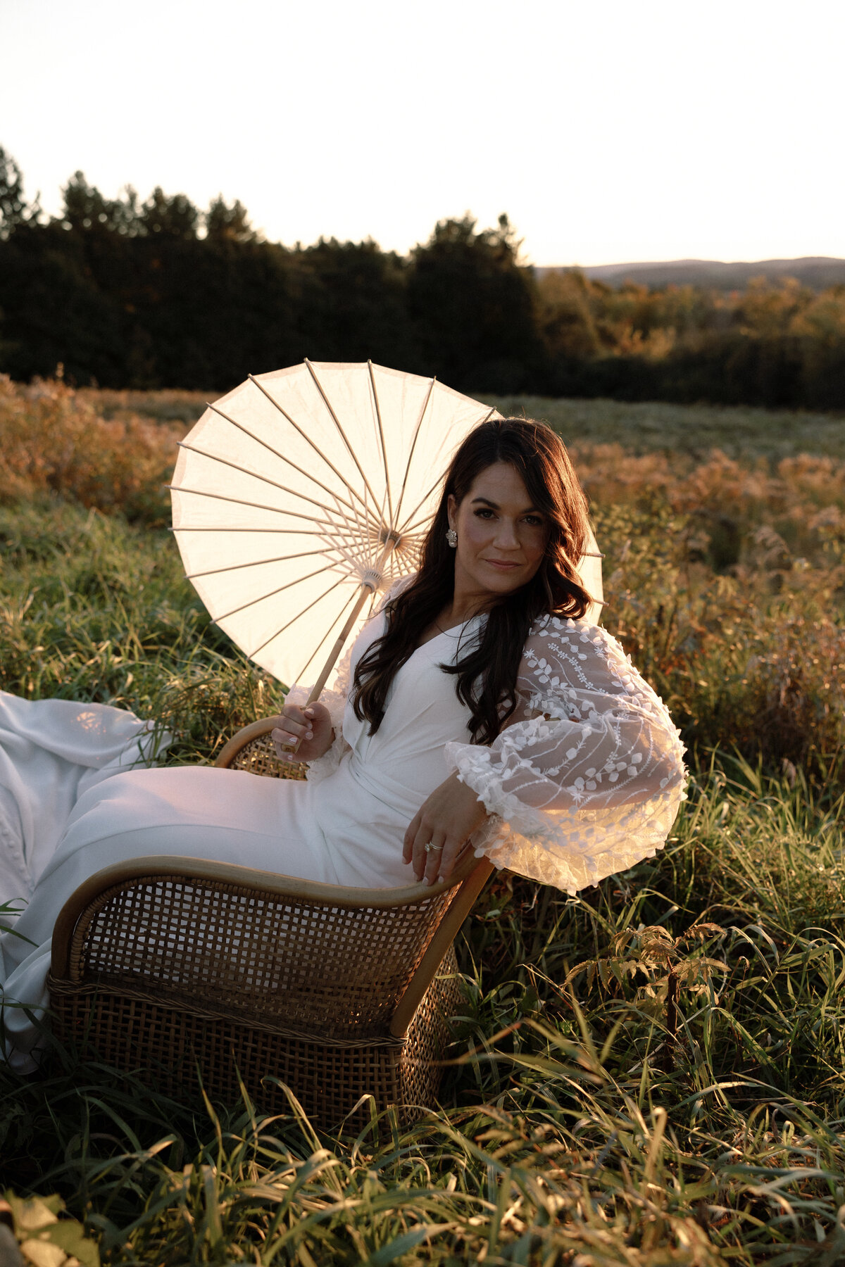 unique-outdoor-wedding-portrait-windridge