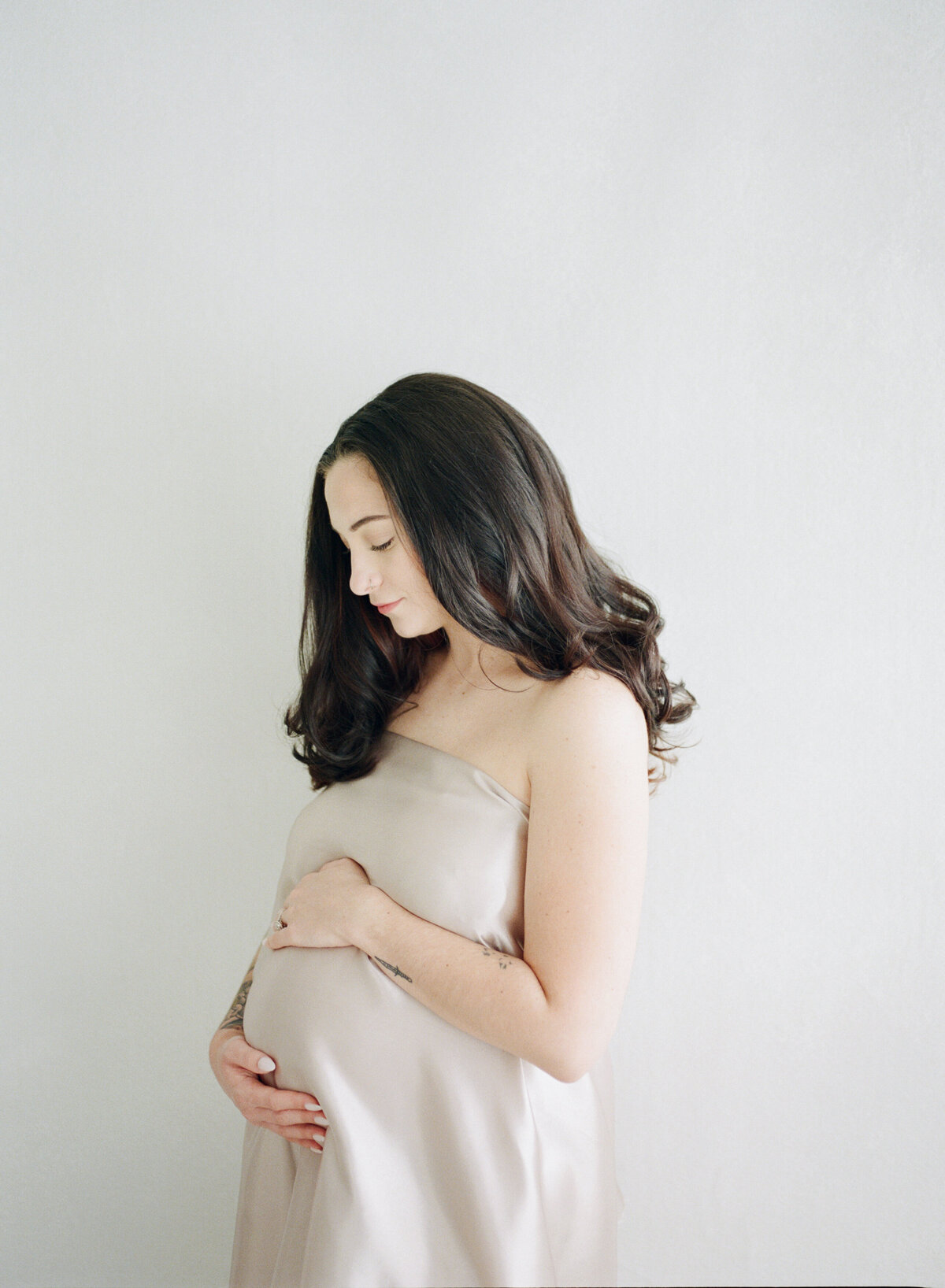 Maternity-Studio-Photo-Outfit-Ideas-Northern-VA-Studio-Photo-20