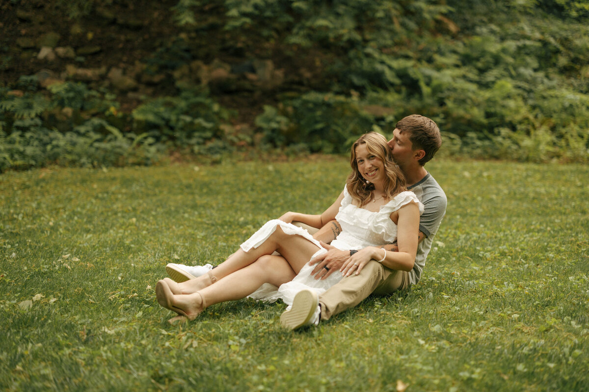 Engagement poses to try at engagement session by April Graber Photography