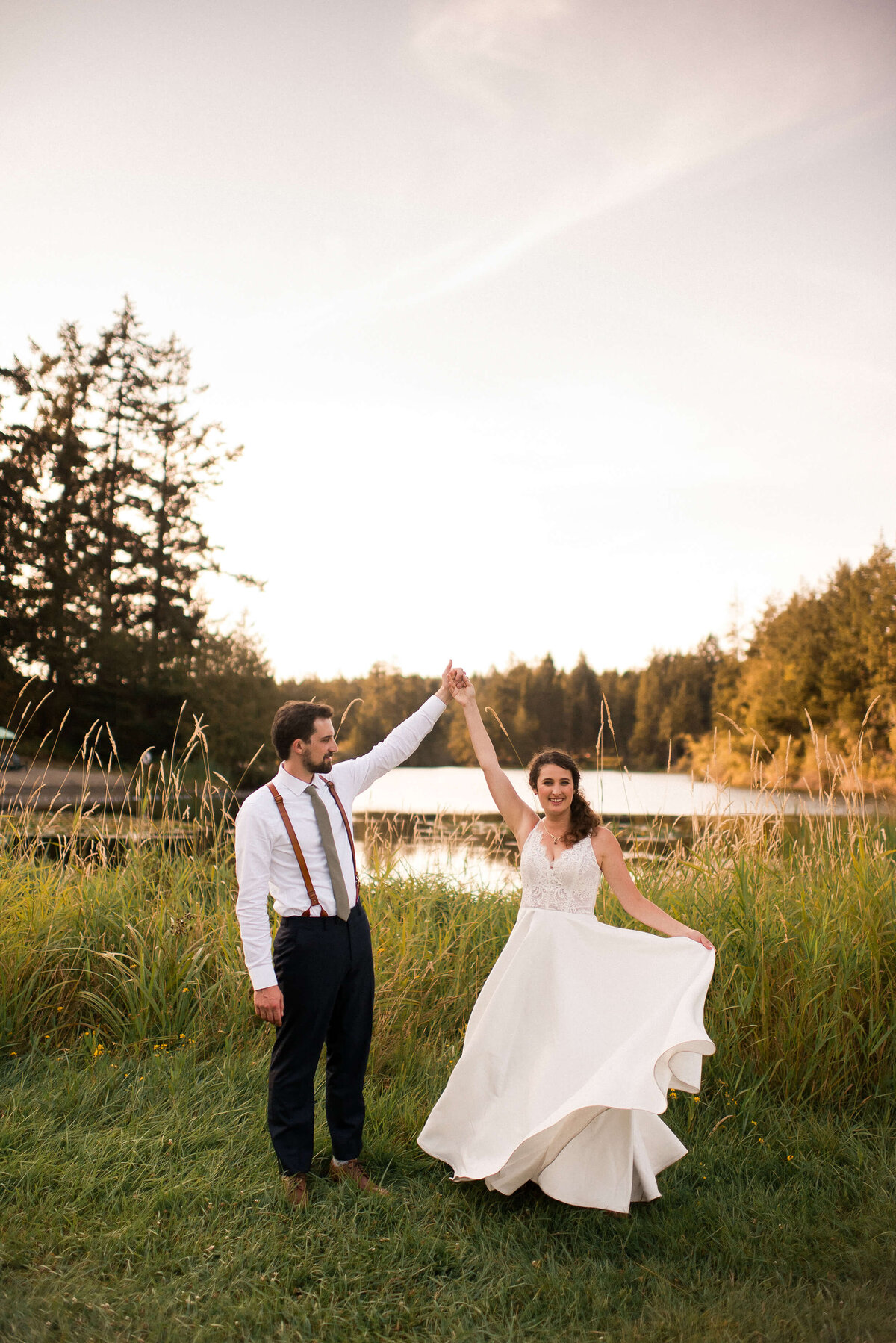 Couple at Lakedale resort Wedding