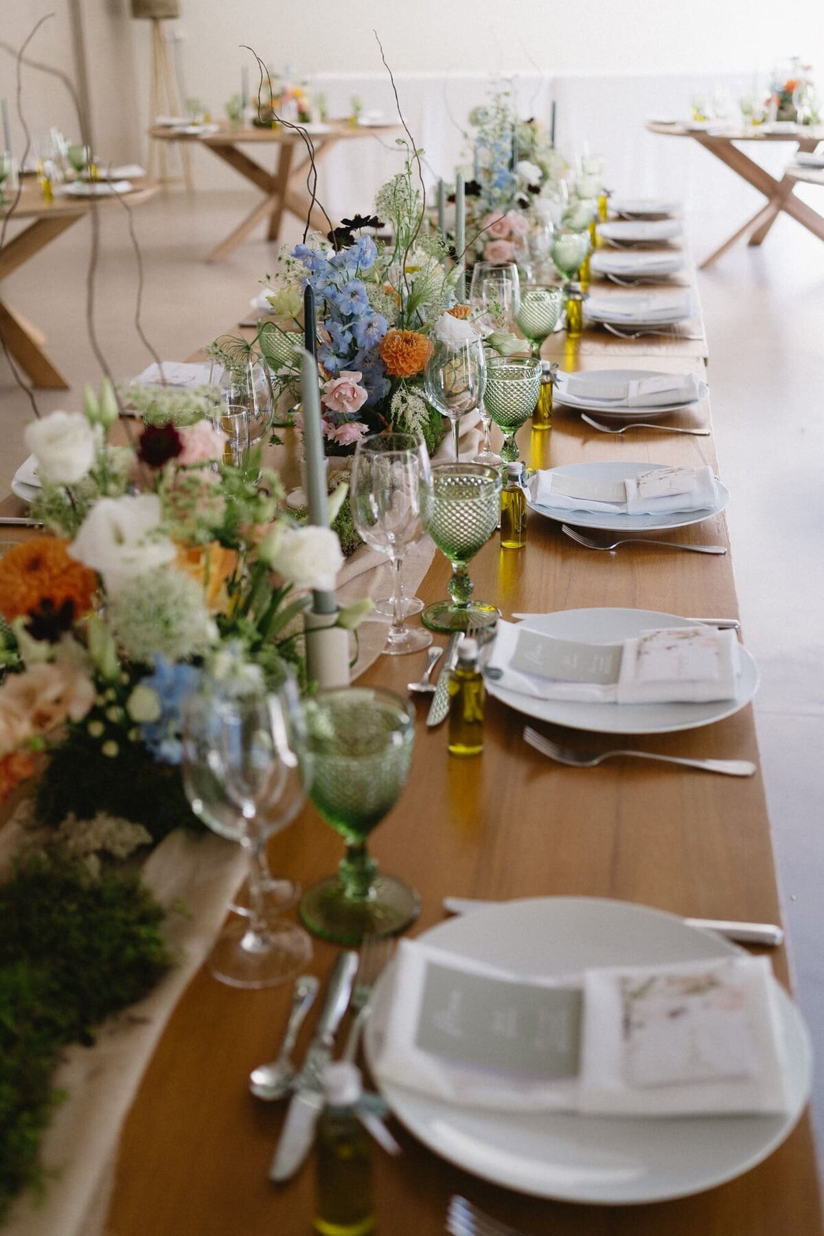 chemin-de-table-floral-table-mariage