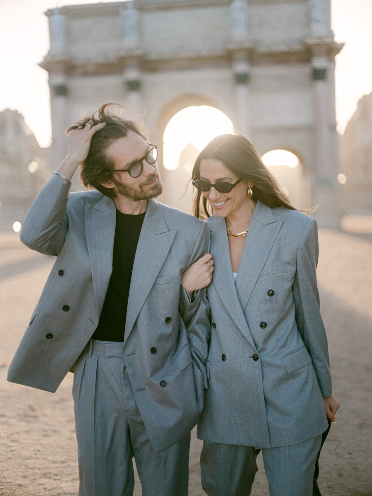 Engagement session Paris Louvres Tuileries Thomas Raboteur Luxury Wedding (10 sur 45)
