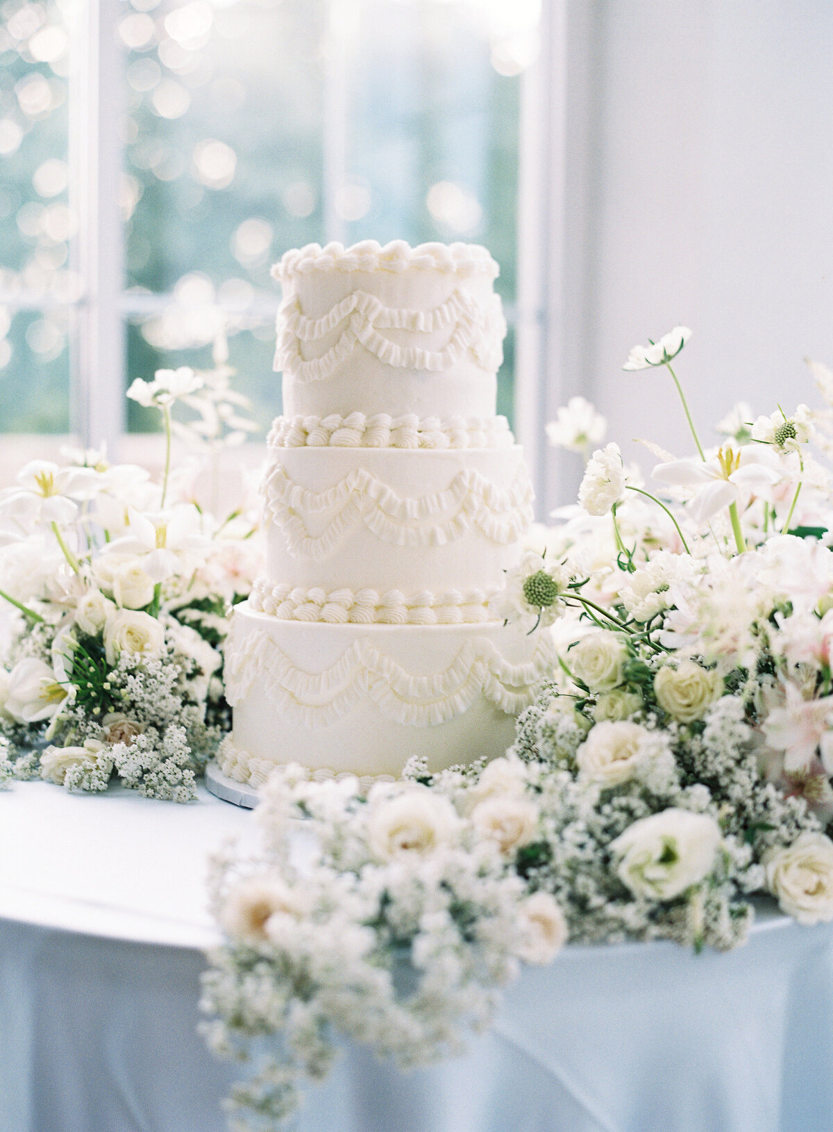 The Olana_Texas_Spring_Wedding_Cake Detail_Floral Garden_Richmond Wedding Photographer_Kaytlyn Rei Photography