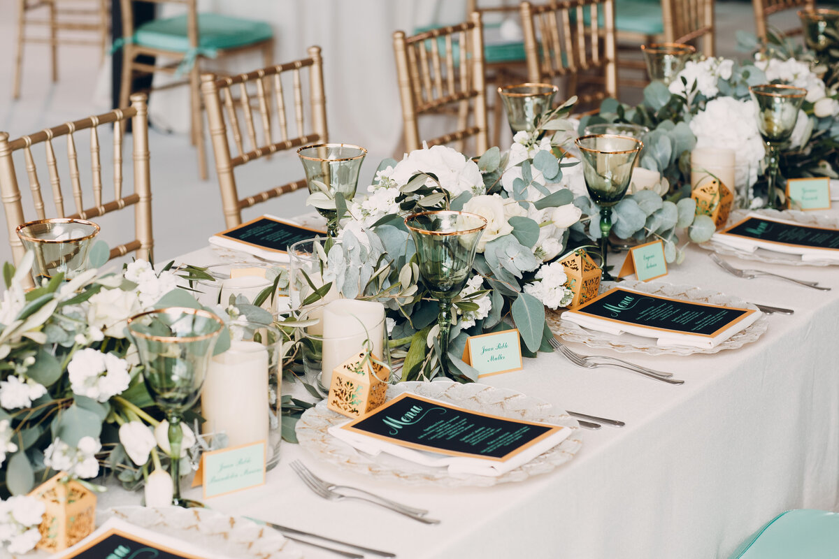 wedding-table-setting-decor-with-white-flowers-2023-11-27-05-08-40-utc