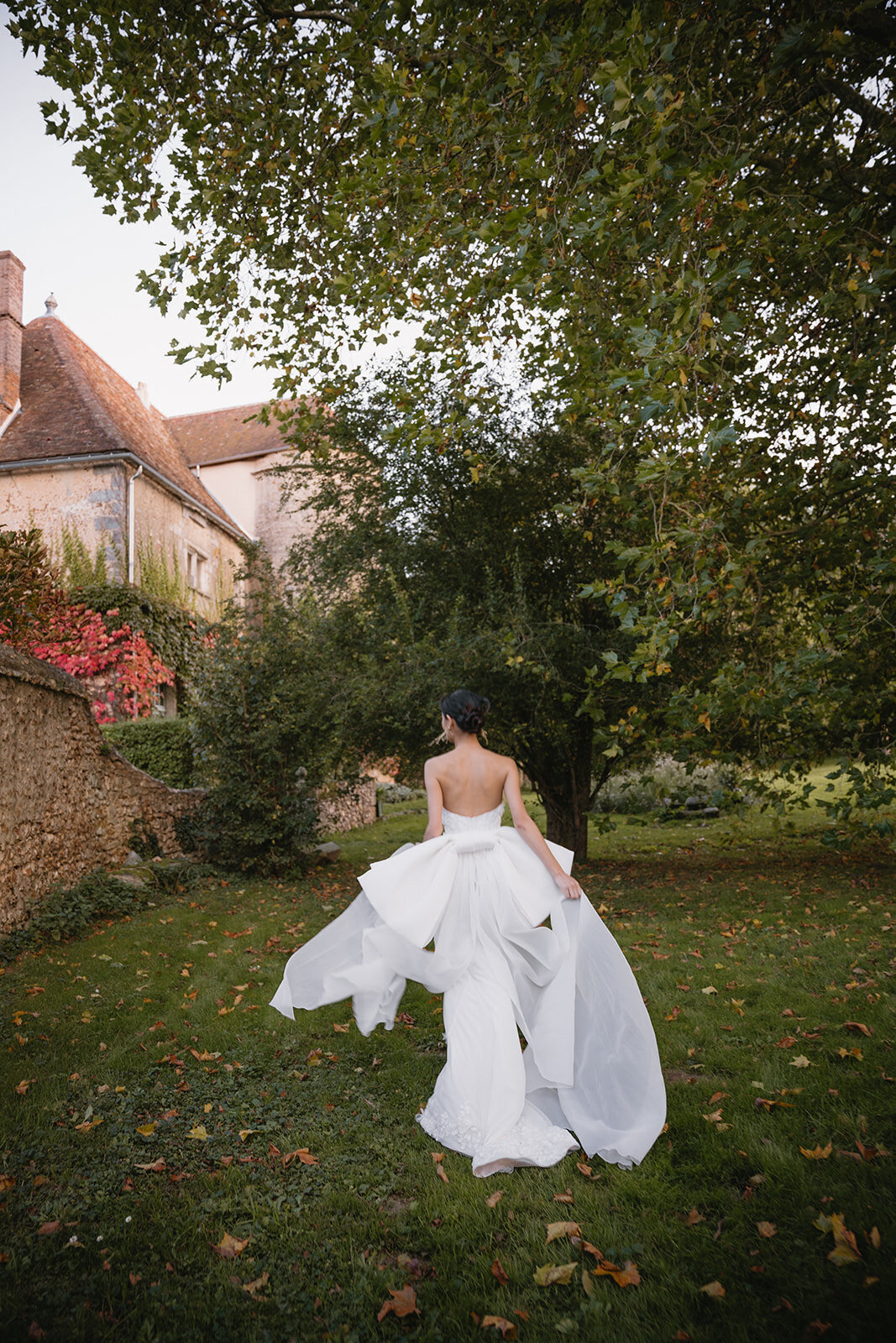 Wedding_Château _France_florist_trend _2025_maximalist_flowers_Capucineatelierfloral517