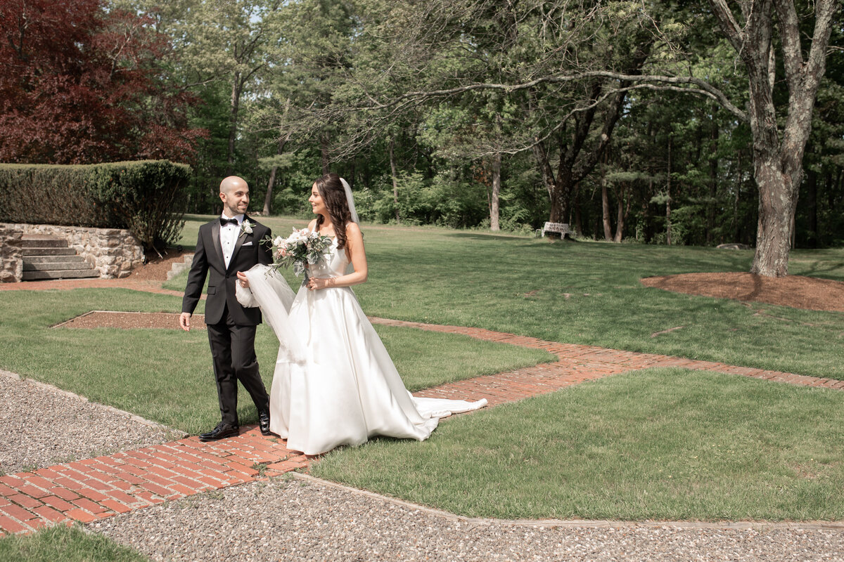Mansion-at-bald-hill-Connecticut-Wedding-Photographer-stella-blue-photography