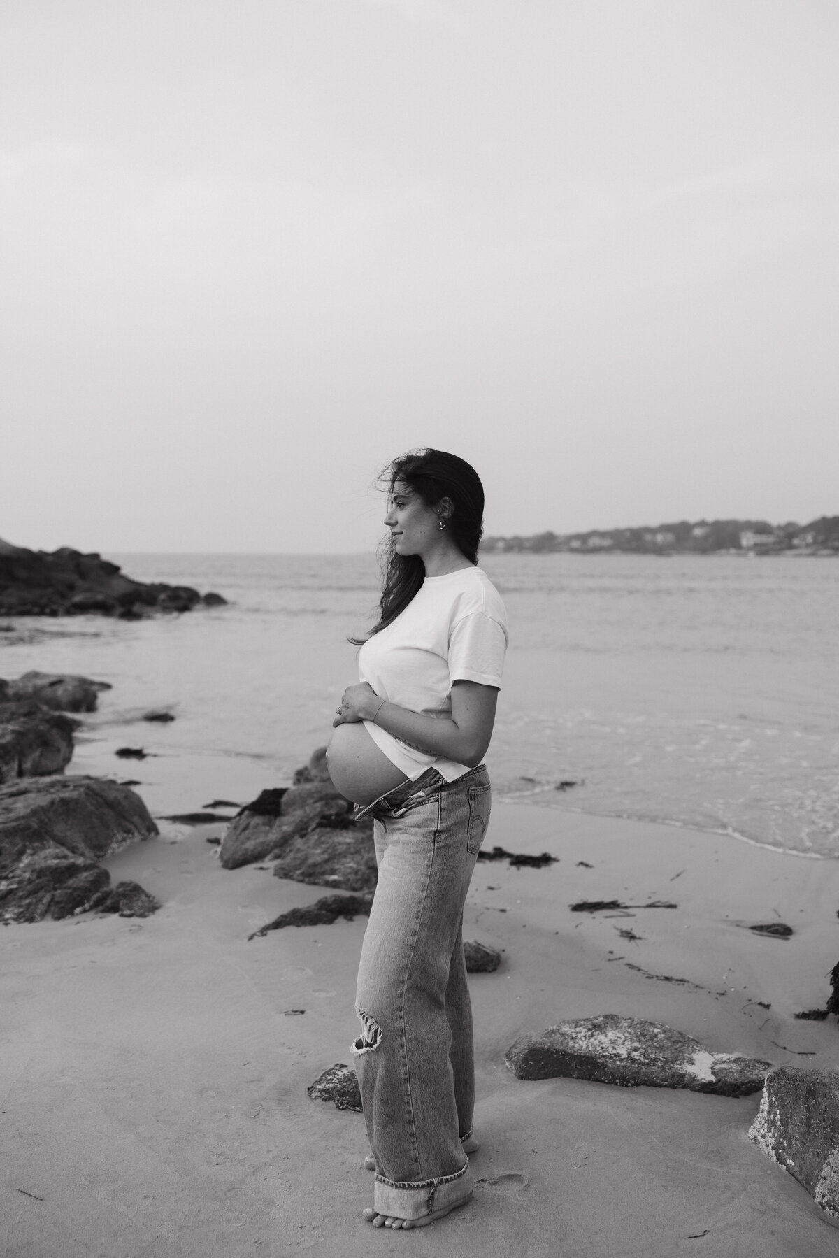 coastal-new-england-maternity-photoshoot-2
