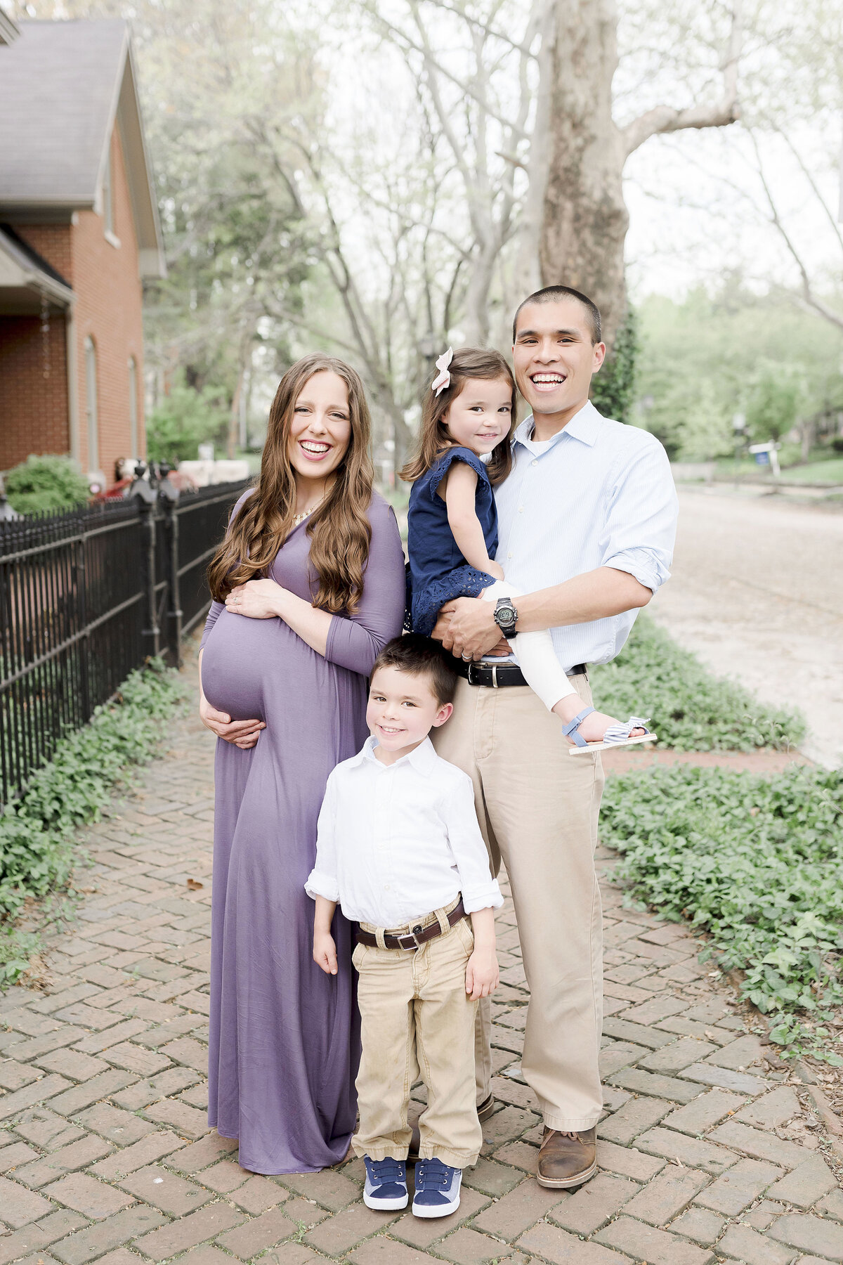 Maternity Photography In Indianapolis Indiana Lockerbie Square _000