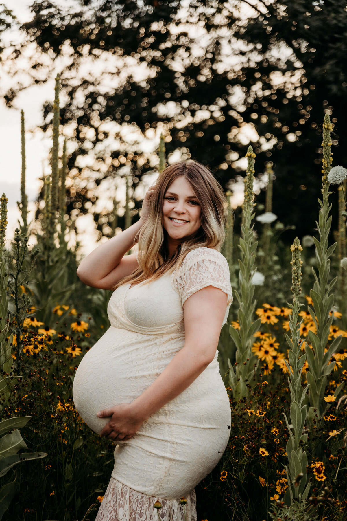 outdoor sunset maternity