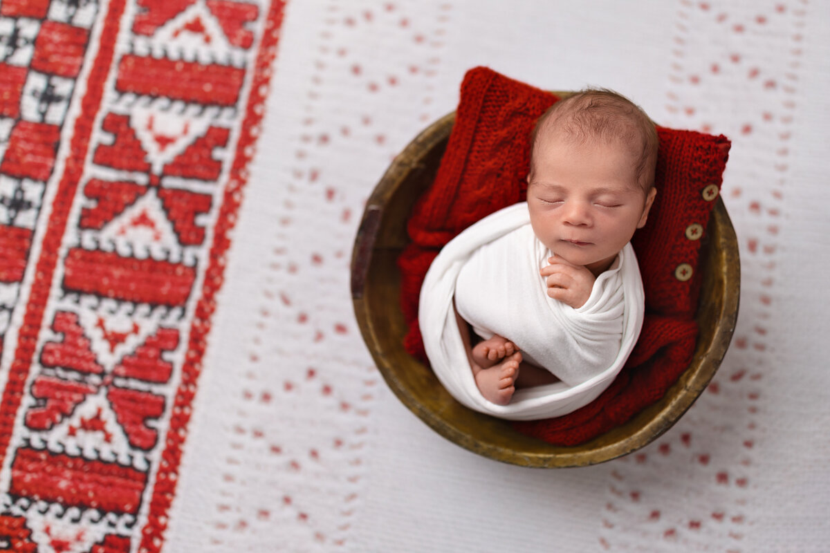 2023-08-04 - Lucas Newborn Session - Platinum - 17 days (Iryna Yashnyk - Oakville)086