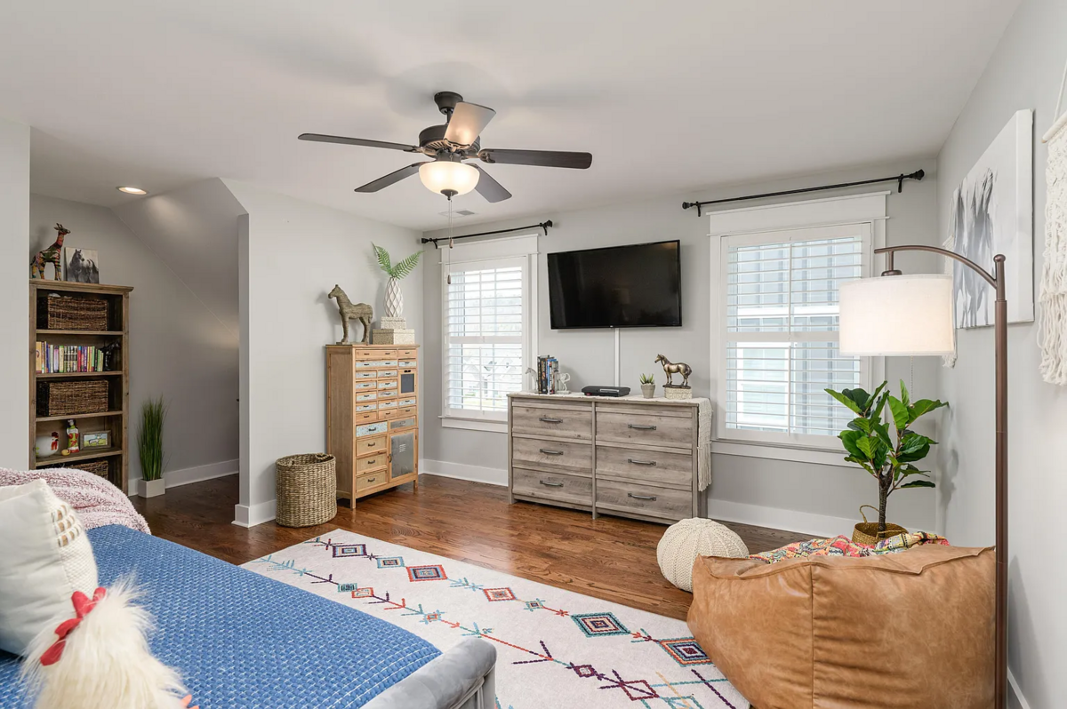 24 Emma's Room
