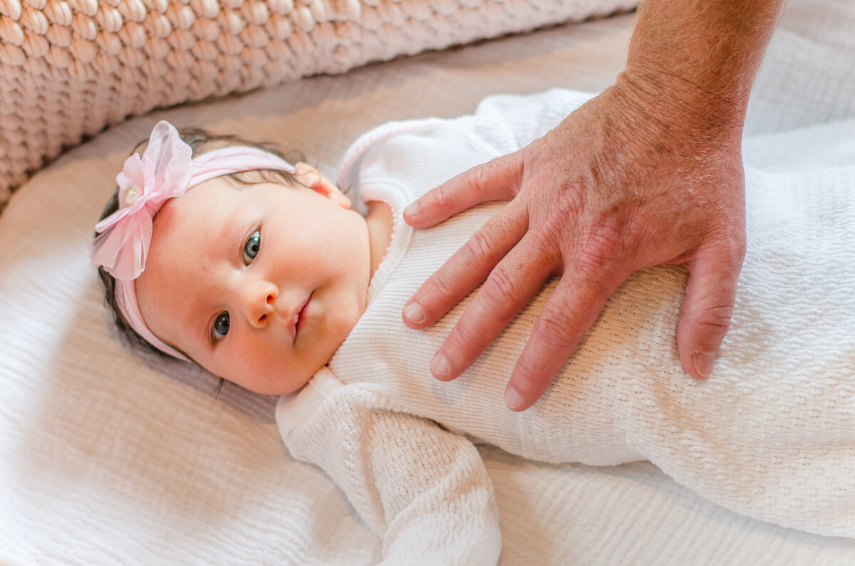 dad-and-baby-girl