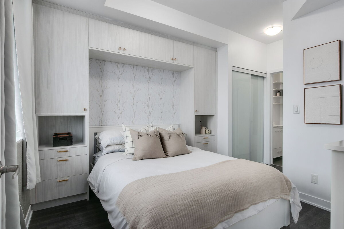 23-web-or-mls-26_001_Primary Bedroom