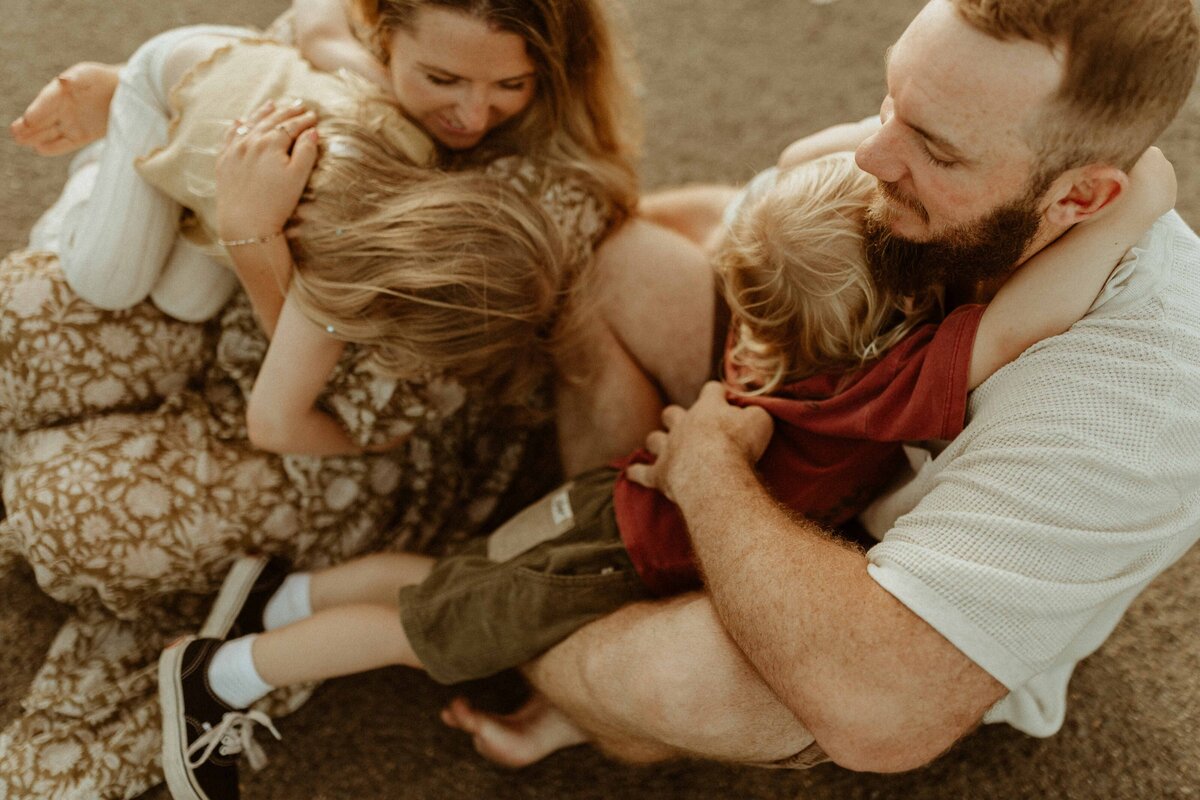 emmawandphotography_bundneena_kurnell_motherhood_sutherlandshirephotographer_cronullaphotographer_motherhood_sydneymotherhoodphotographer_royalnationalpark_familyphotographer_sutherlandshirefamilyphotographer_cronullafamilyphotographer_beachshoot_beachfamilysession_vanlife_urbanfamilyphotographer