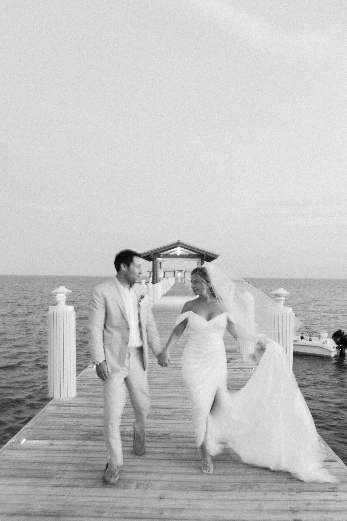 Elegant wedding ceremony at Bakers Cay Resort captured by Claudia Amalia Photography, a wedding and lifestyle photographer based in Miami and Florida Keys South Florida. Destination weddings specialist.