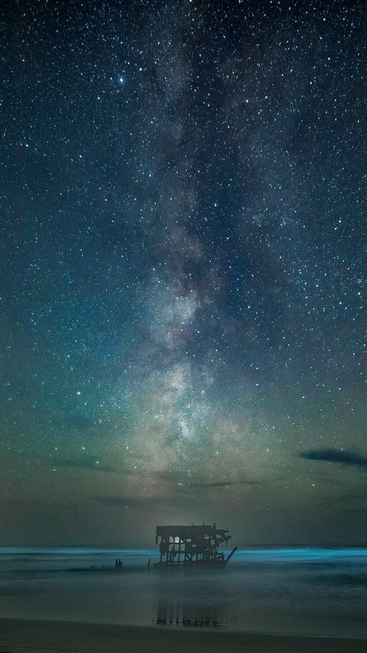 milky-way-dark-sky-ship-wreck-peter-irdale-bioluminescense-stary-stars-night-photography-oregon-coastmount-baker-milky-way