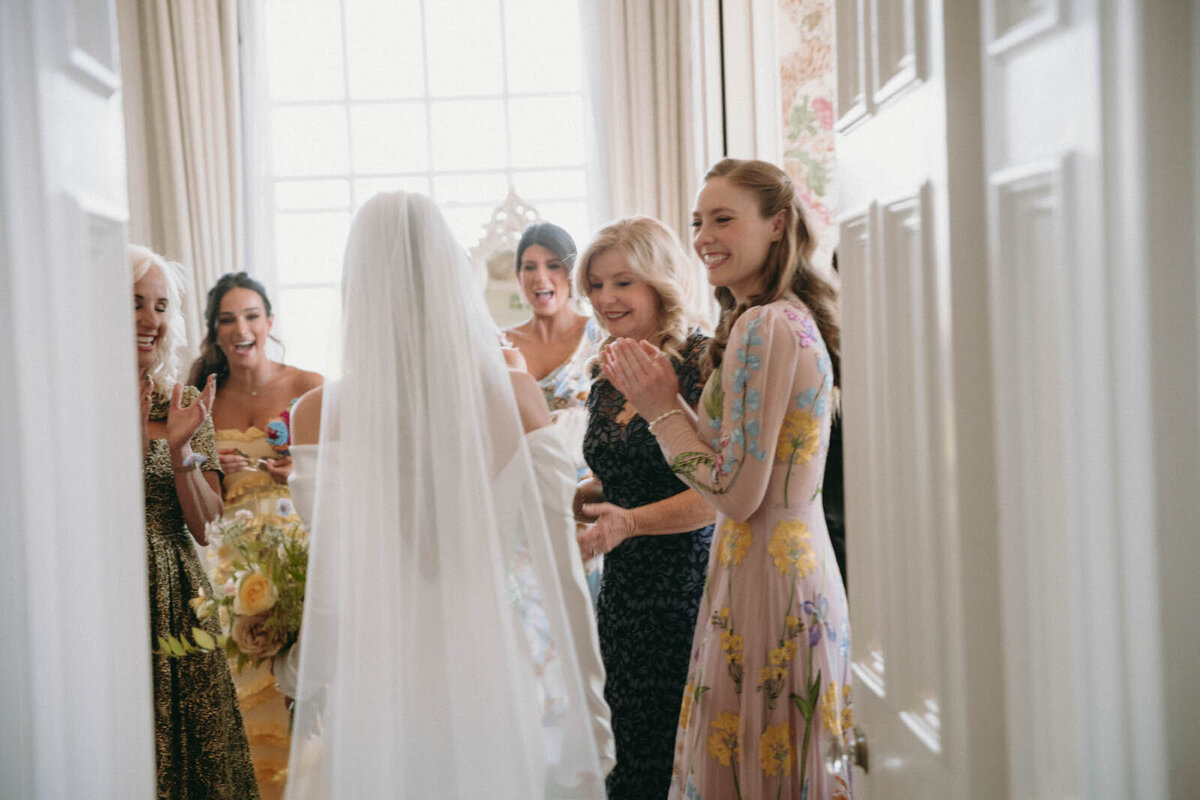 Flora_And_Grace_Analog_35mm_Editorial_Wedding_Photographer (1 von 1)-83