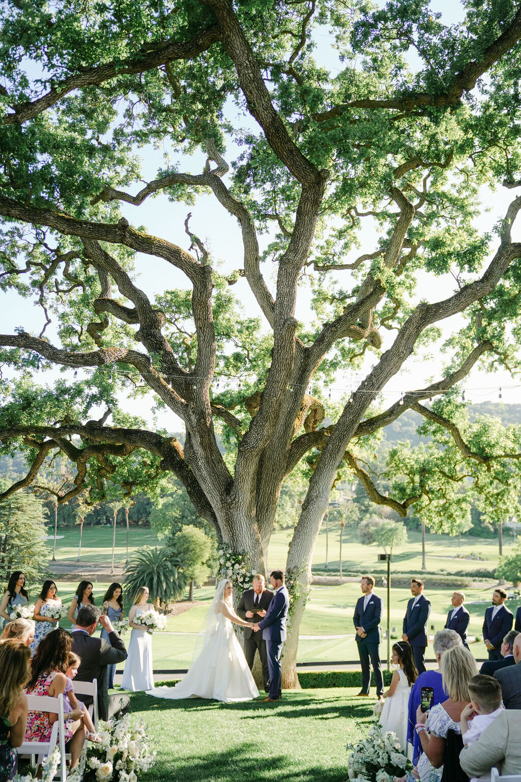 tree ceremony, garden arrangements, white flowers, 