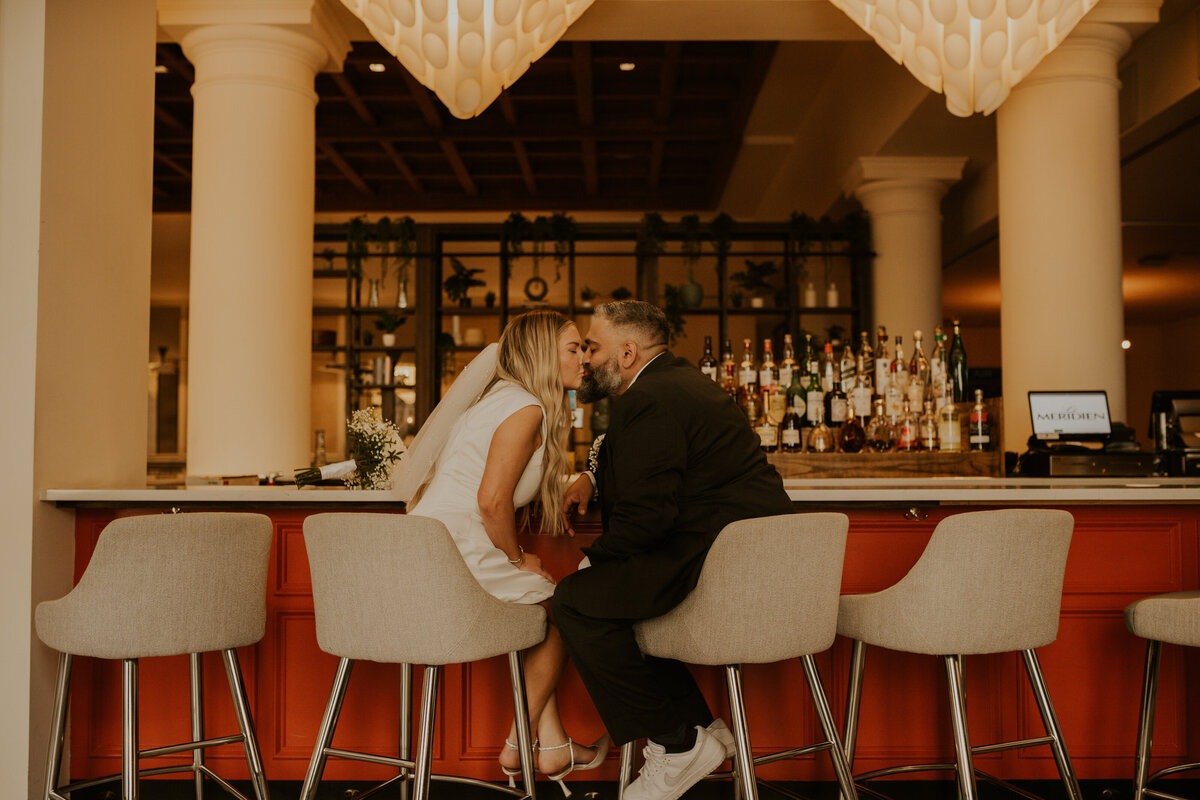 jujuphotography-tampaphotographer-elopementphotography-downtowntampa-pamelaandmicheal-52